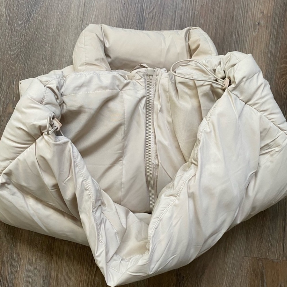Zara Cream Puffer Vest - Picture 4 of 5